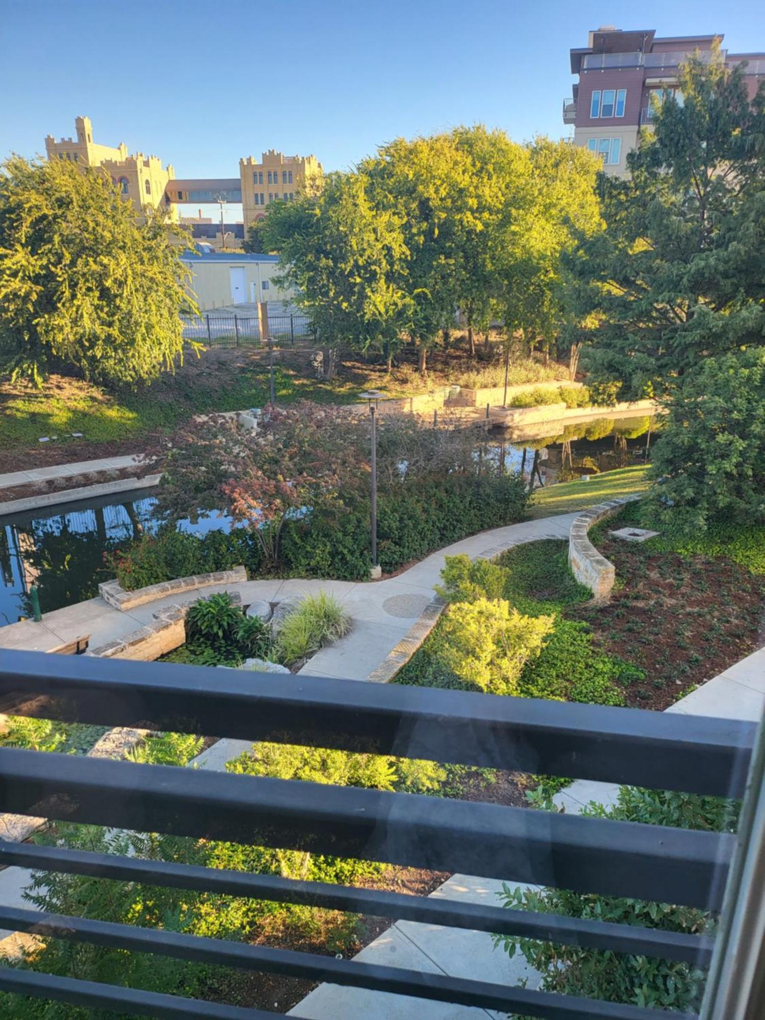 Beautiful Condo On Riverwalk W King Ste Free Parking Pet Friendly Centrally Located On The Riverwalk 圣安东尼奥 外观 照片